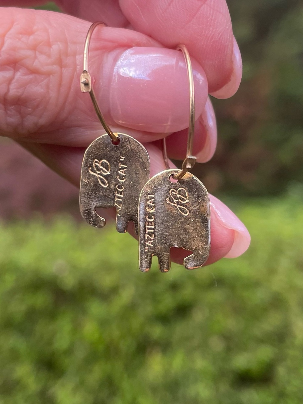 Vintage Laurel Burch Aztec Cat Enamel on Brass Earrings French Wire Hoops - Picture 9 of 12